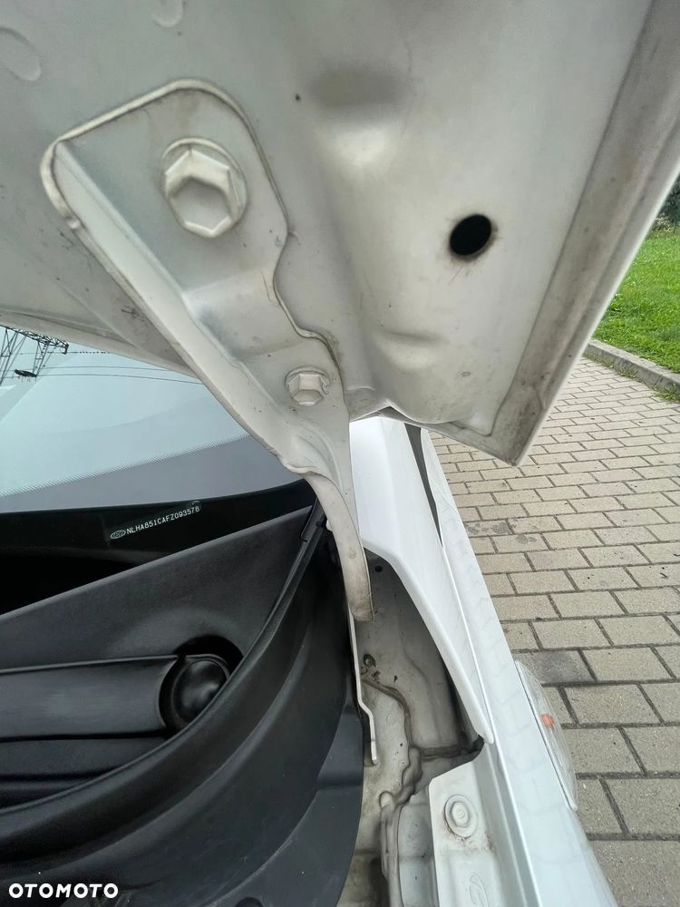 Hyundai i10 1.2 Fifa World Cup Edition - 26