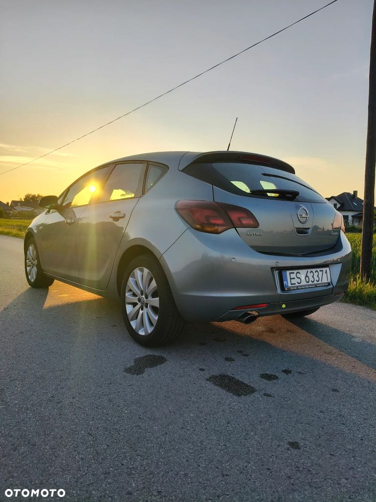 Opel Astra 1.4 T Cosmo - 9