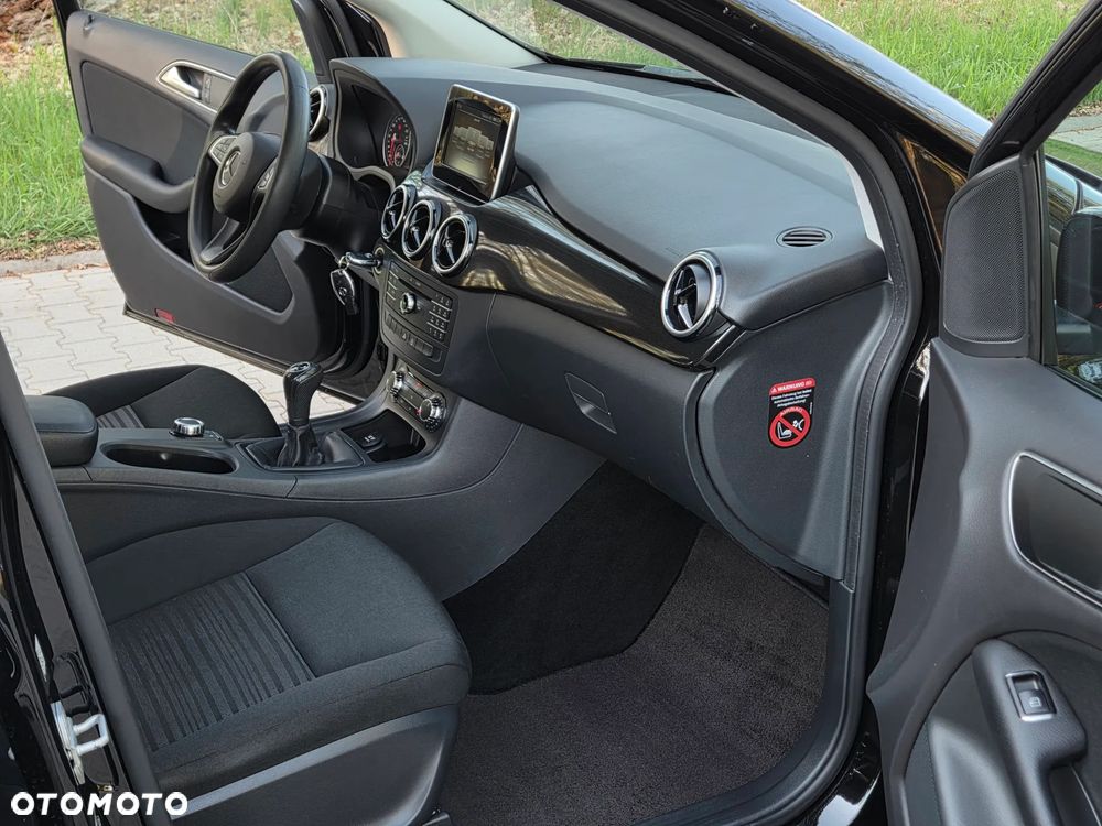 Mercedes-Benz Klasa B 180 d BlueEFFICIENCY Edition - 16
