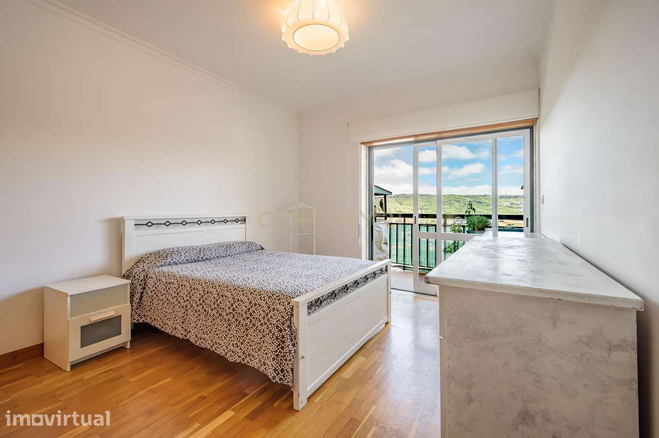 Espaçoso Apartamento no Condomínio Sol Jardim, com Parqueamento, Vista - Grande imagem: 3/22