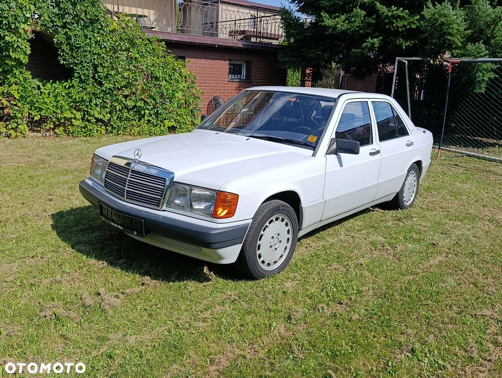 Mercedes-Benz W201 (190) - 1