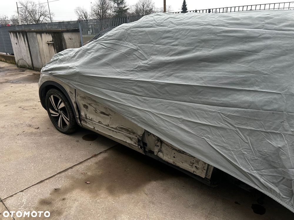 Volkswagen T-Roc 2.0 TDI SCR 4MOTION DSG R-Line - 4