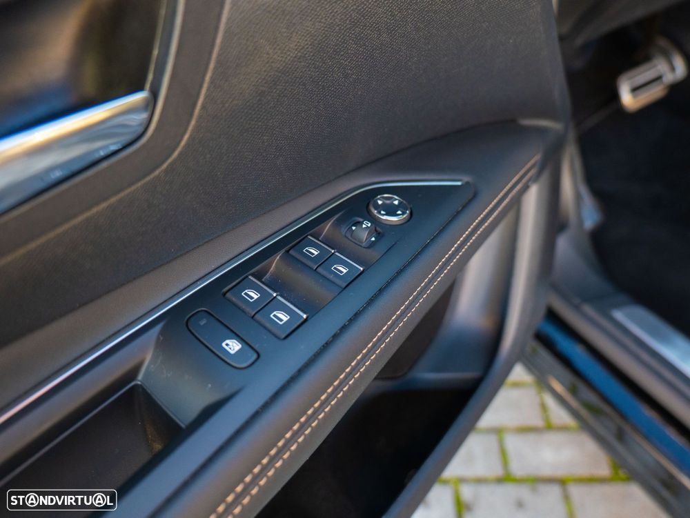 Peugeot 3008 1.6 Hybrid GT Pack e-EAT8 - 12