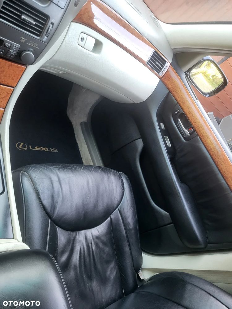 Lexus LS Prezydent - 22