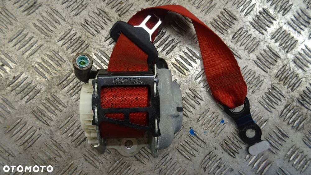 mercedes w205 napinacz pasa tył lewy oryg amg nr m426 - 2