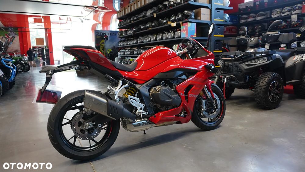 QJMOTOR SRK 800RR - 16