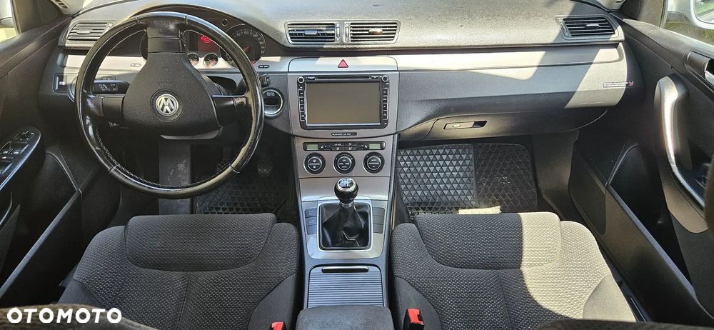 Volkswagen Passat - 2