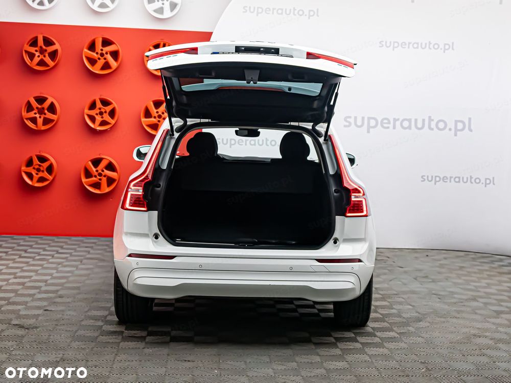 Volvo XC 60 B4 B Momentum - 28