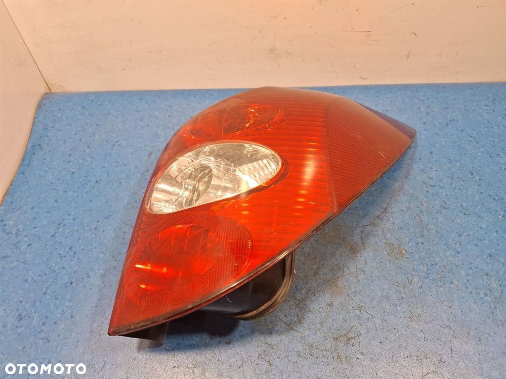 RENAULT LAGUNA II KOMBI LAMPA TYŁ PRAWA ZEWNĘTRZNA - 1