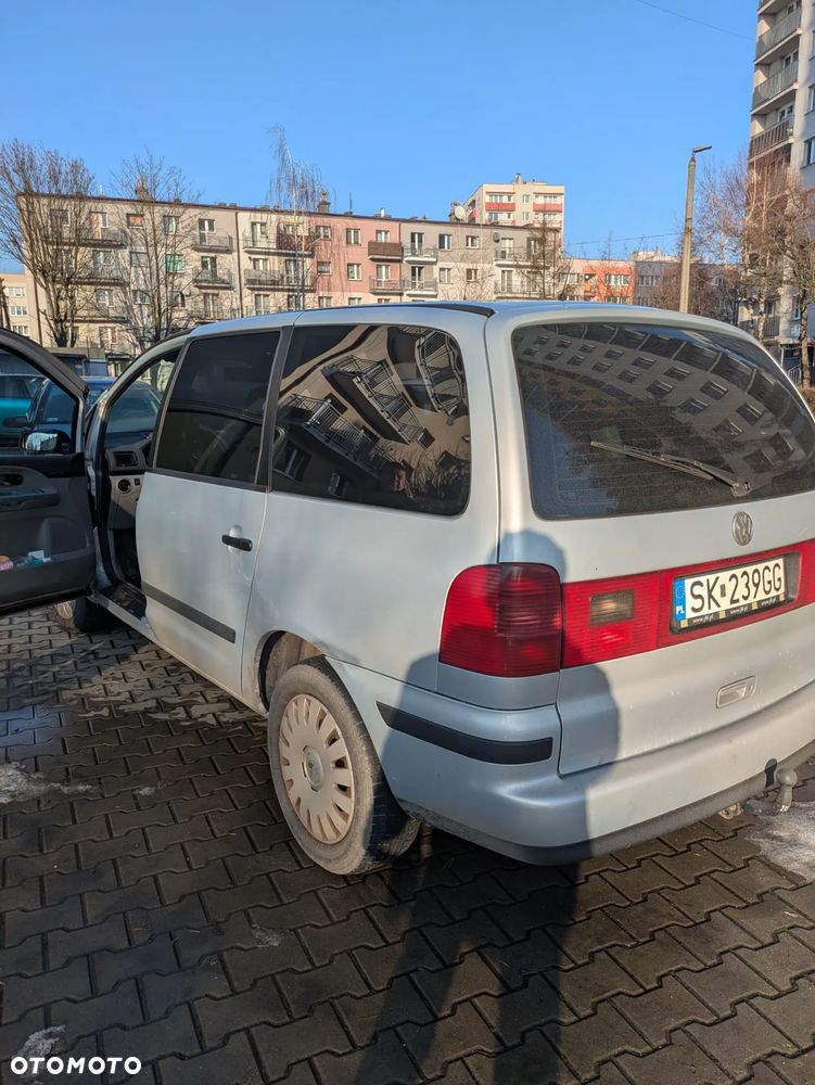 Volkswagen Sharan 1.9 TDI Comfortline Tiptr - 11