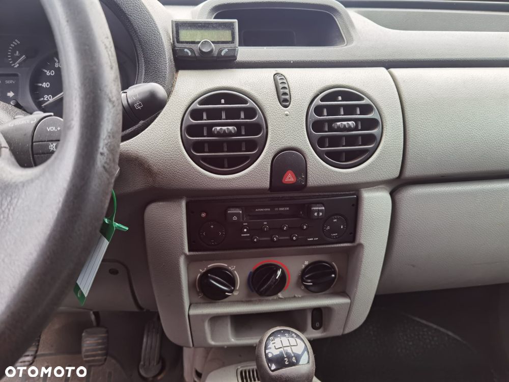 Renault Clio 1.2 16V 75 Expression - 8