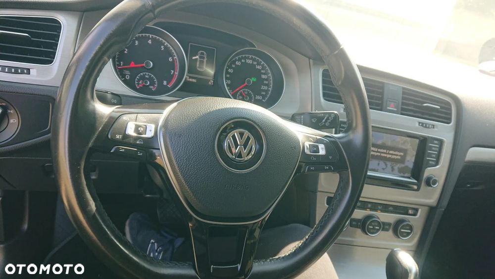 Volkswagen Golf - 15
