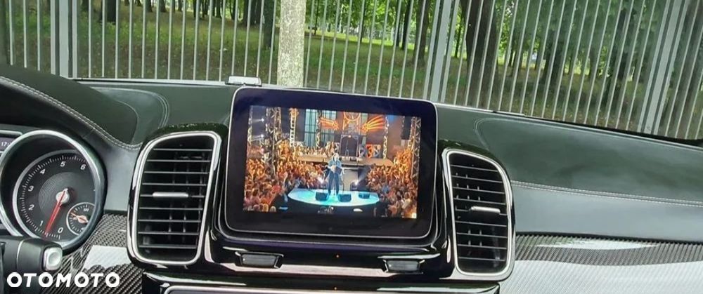 Mercedes-Benz GLS - 21