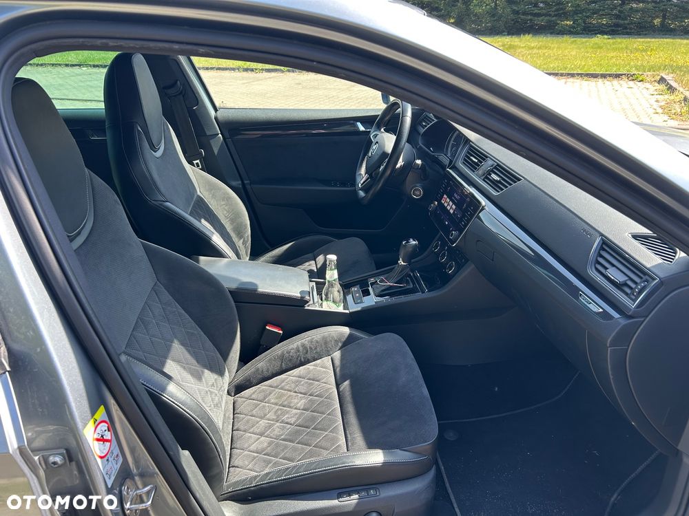 Skoda Superb 2.0 TDI DSG Sportline - 19