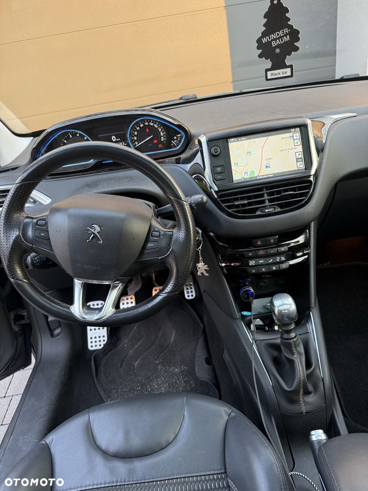 Peugeot 208 - 7