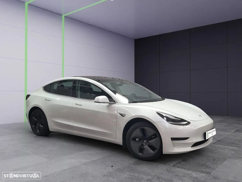 Tesla Model 3 - 3
