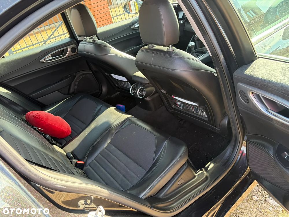 Alfa Romeo Giulia - 13