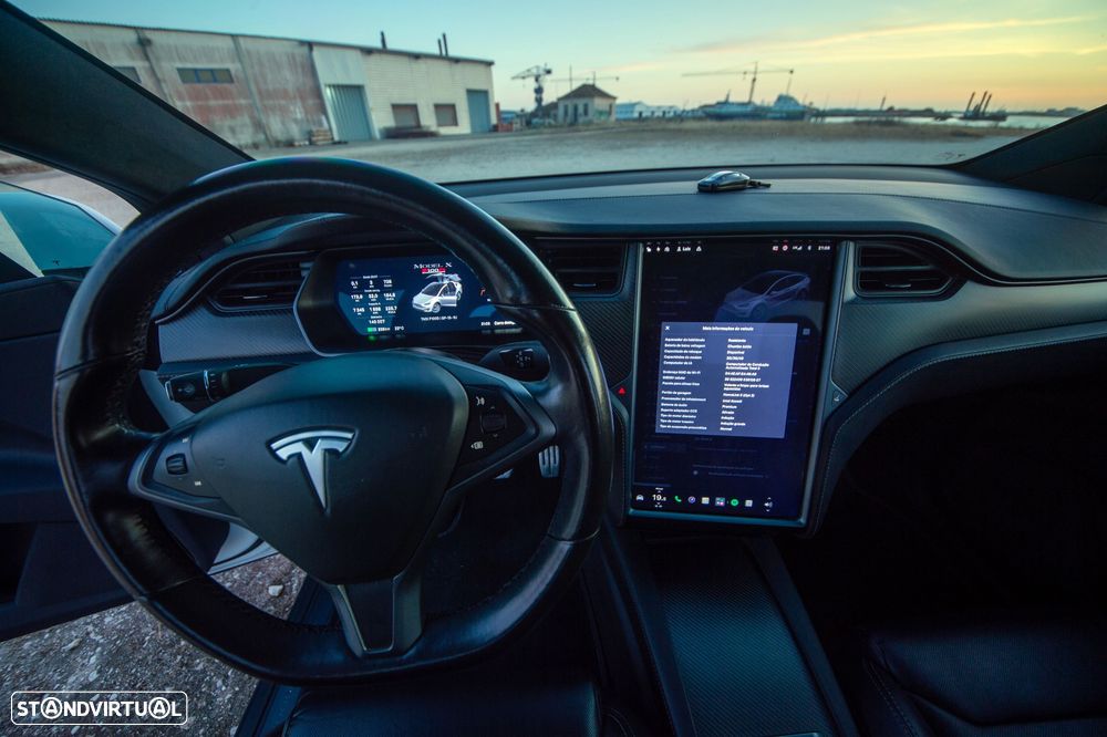 Tesla Model X P100D - 22