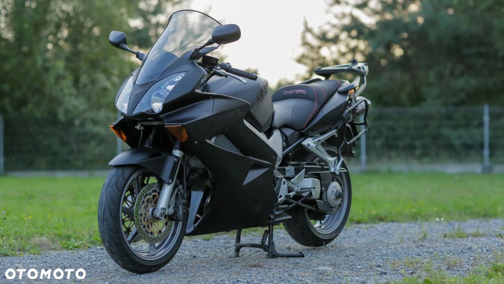 Honda VFR - 12