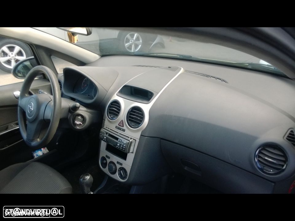 Opel Corsa D 2010 para peças - 3