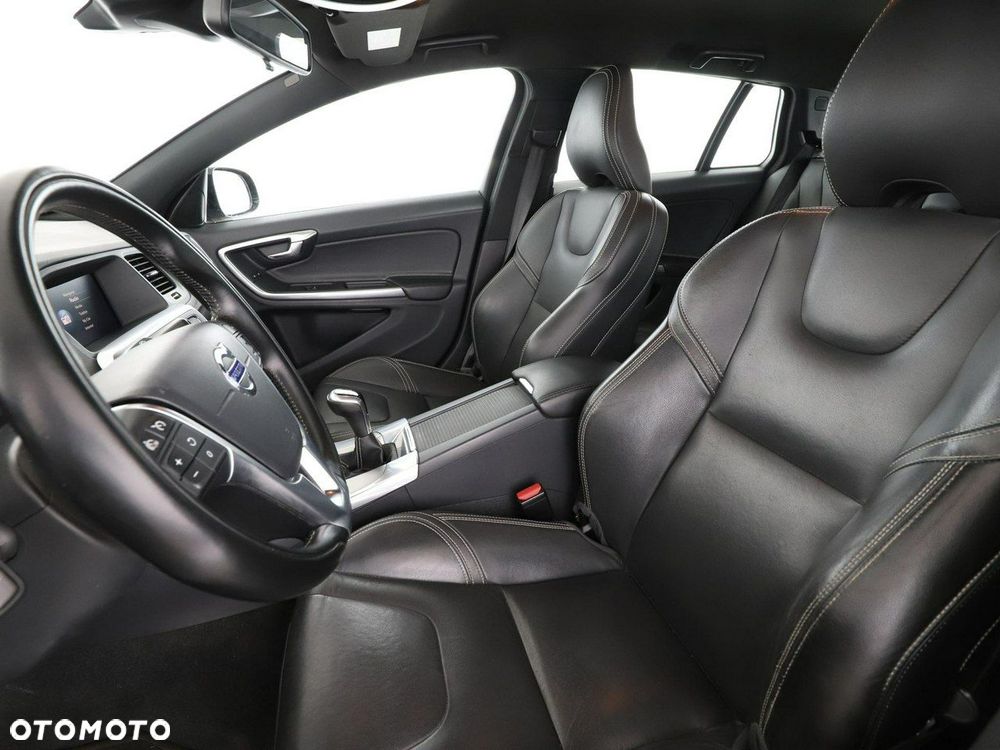 Volvo V60 D2 Linje Svart - 14