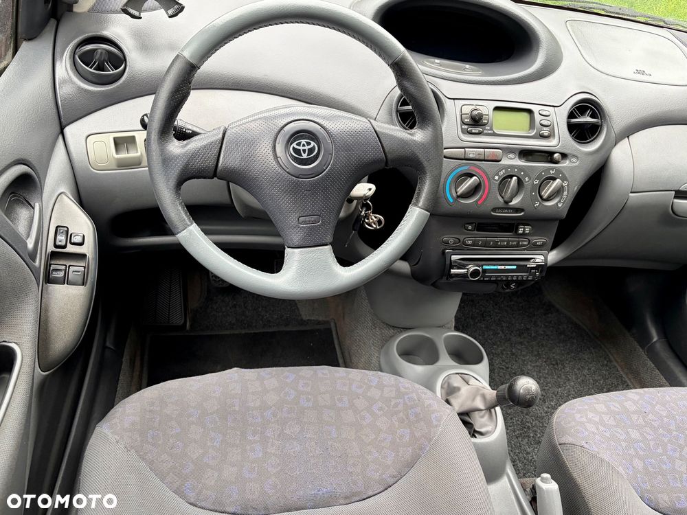 Toyota Yaris 1.0 Luna - 10