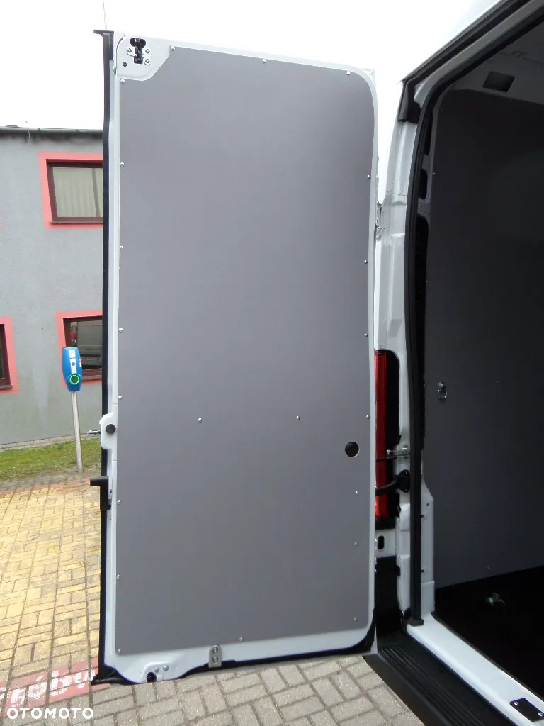 Fiat Nowy Model Ducato L4H2 140KM Furgon brygadówka 7 osobowy seria 2 - 10