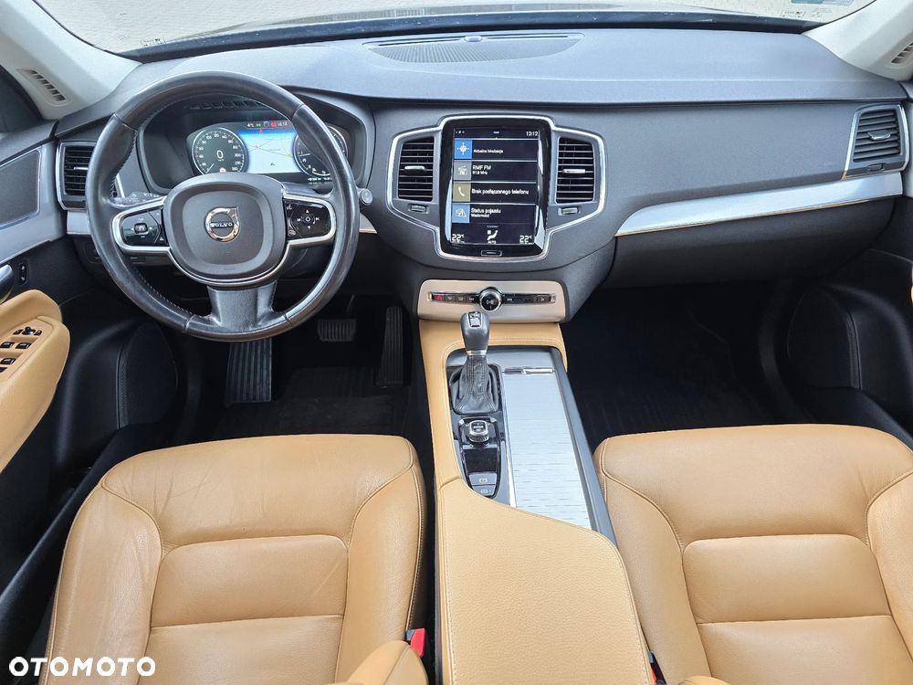 Volvo XC 90 D5 AWD Momentum - 11