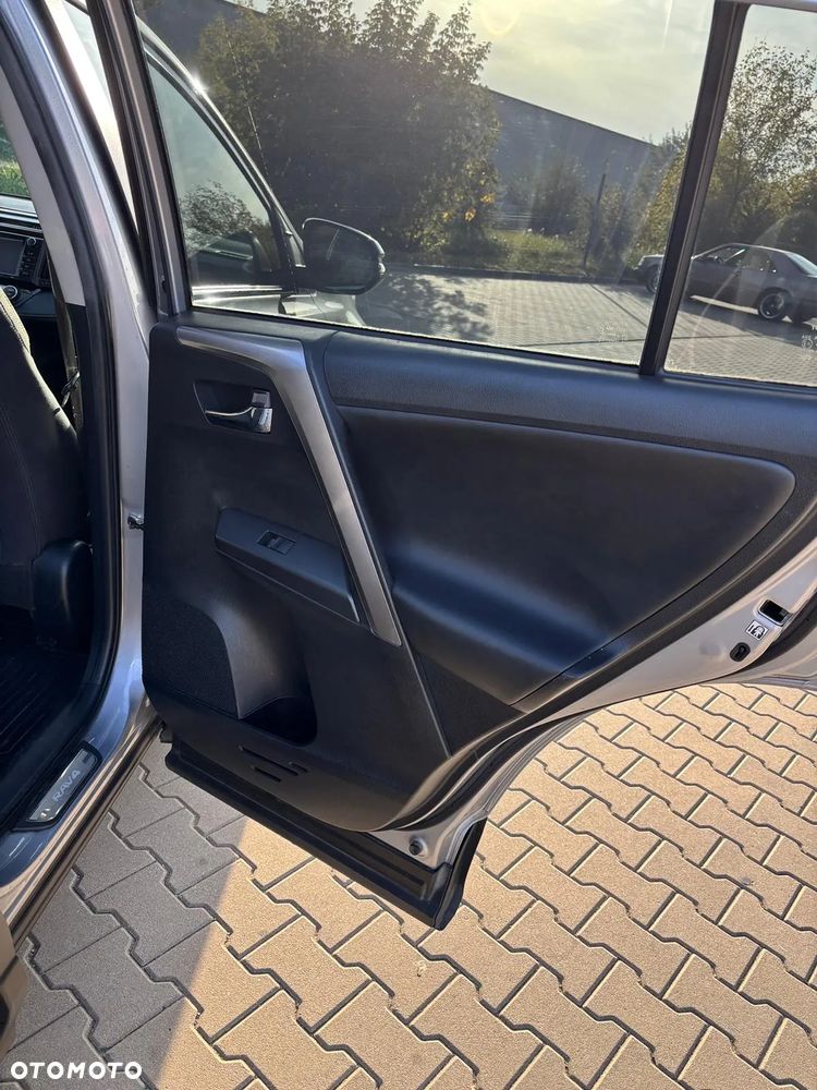 Toyota RAV4 Hybrid Style 4x4 - 16