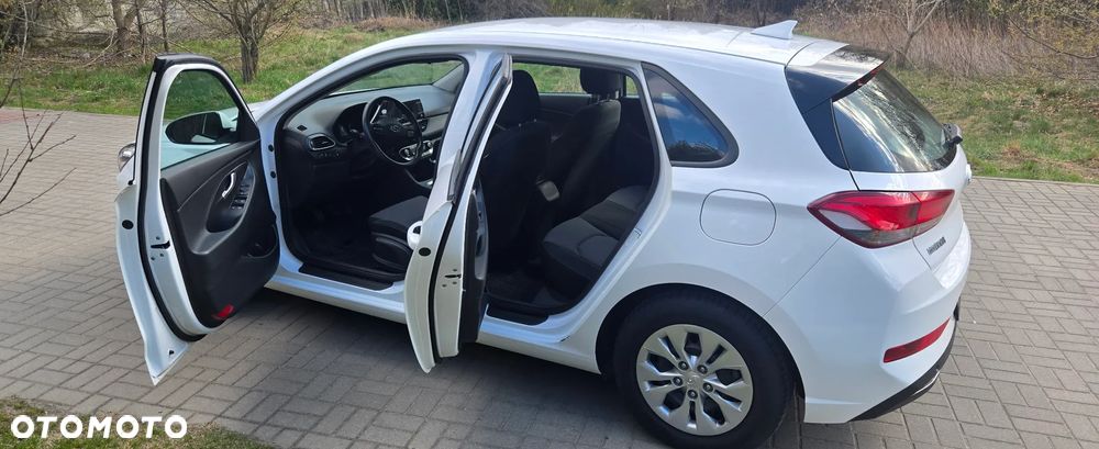 Hyundai i30 1.5 DPI Classic + - 10