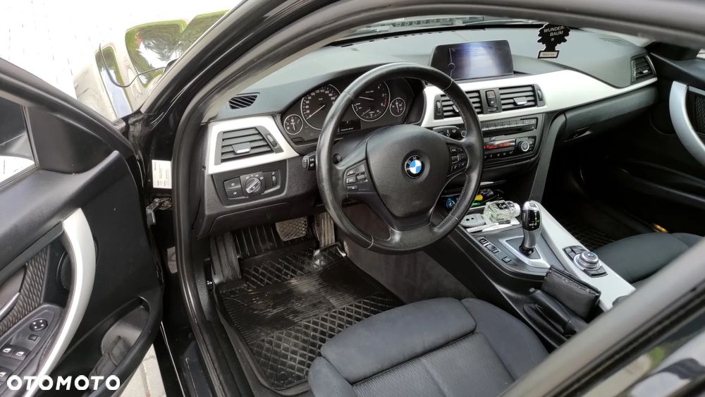BMW Seria 3 320d DPF Edition Sport - 25