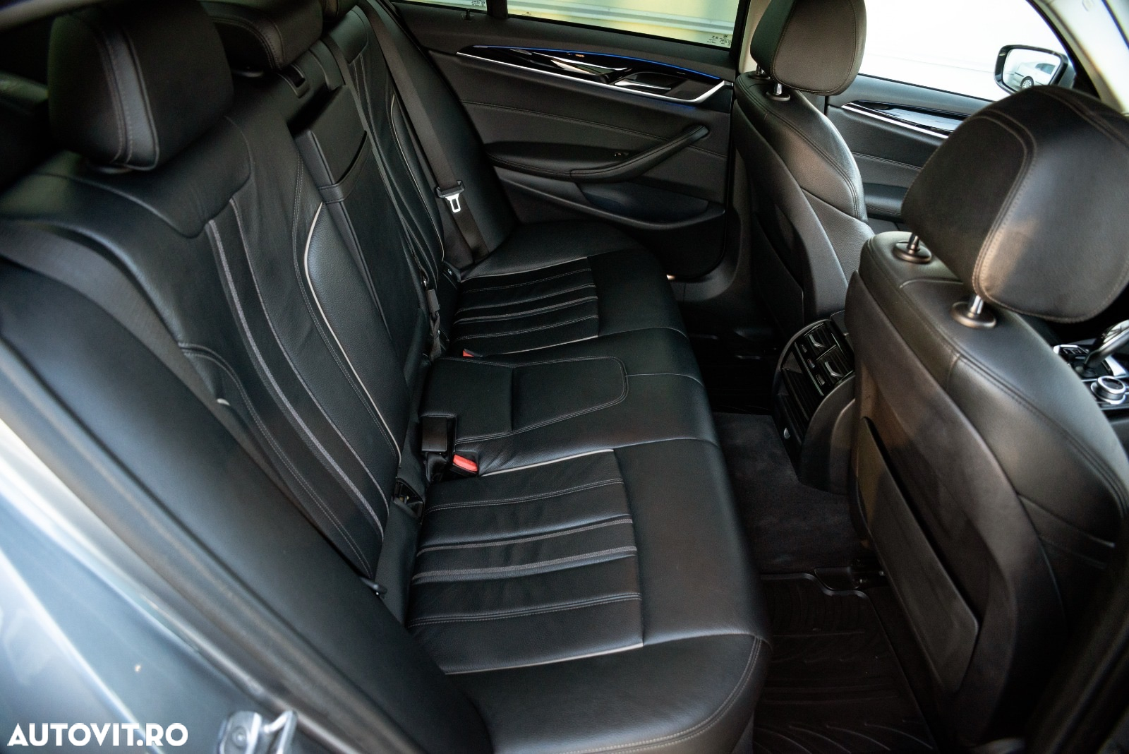 BMW Seria 5 520d AT - 17