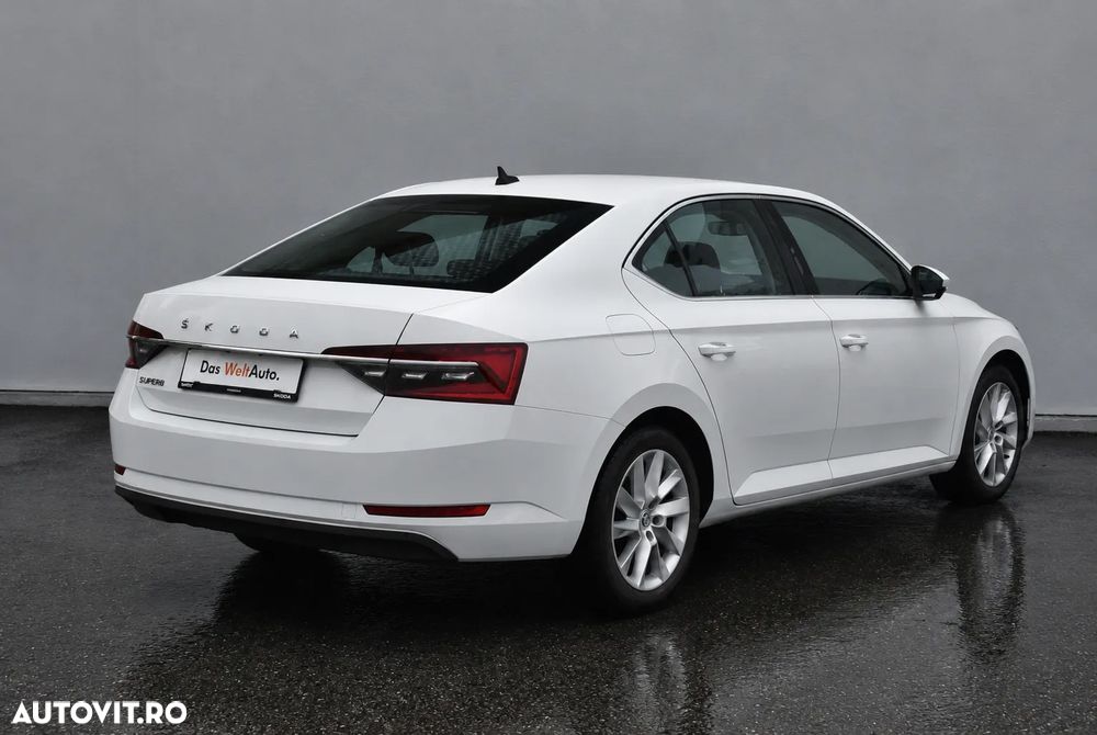 Skoda Superb 2.0 TDI DSG Ambition - 4