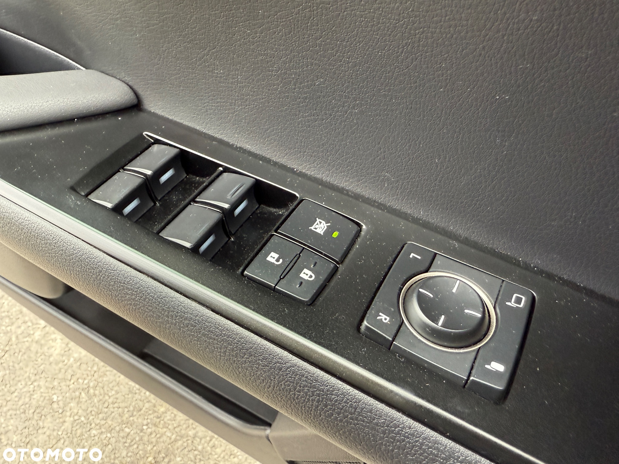 Lexus UX 250h GPF Business 2WD - 33