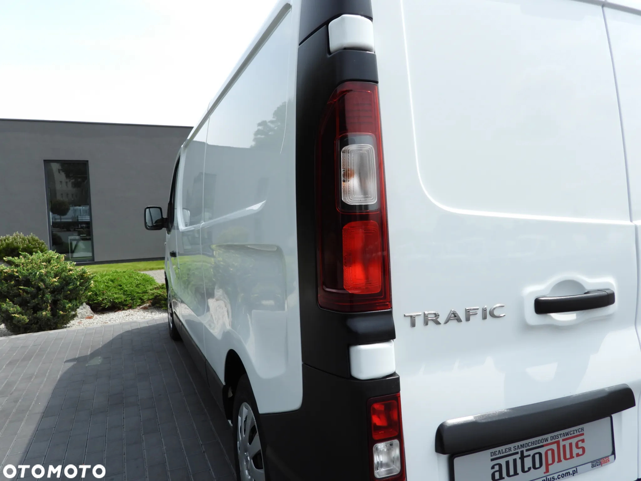 Renault TRAFIC  FURGON CHŁODNIA 0*C TEMPOMAT LEDY KLIMATYZACJA 120KM [ 895067 ] - 17