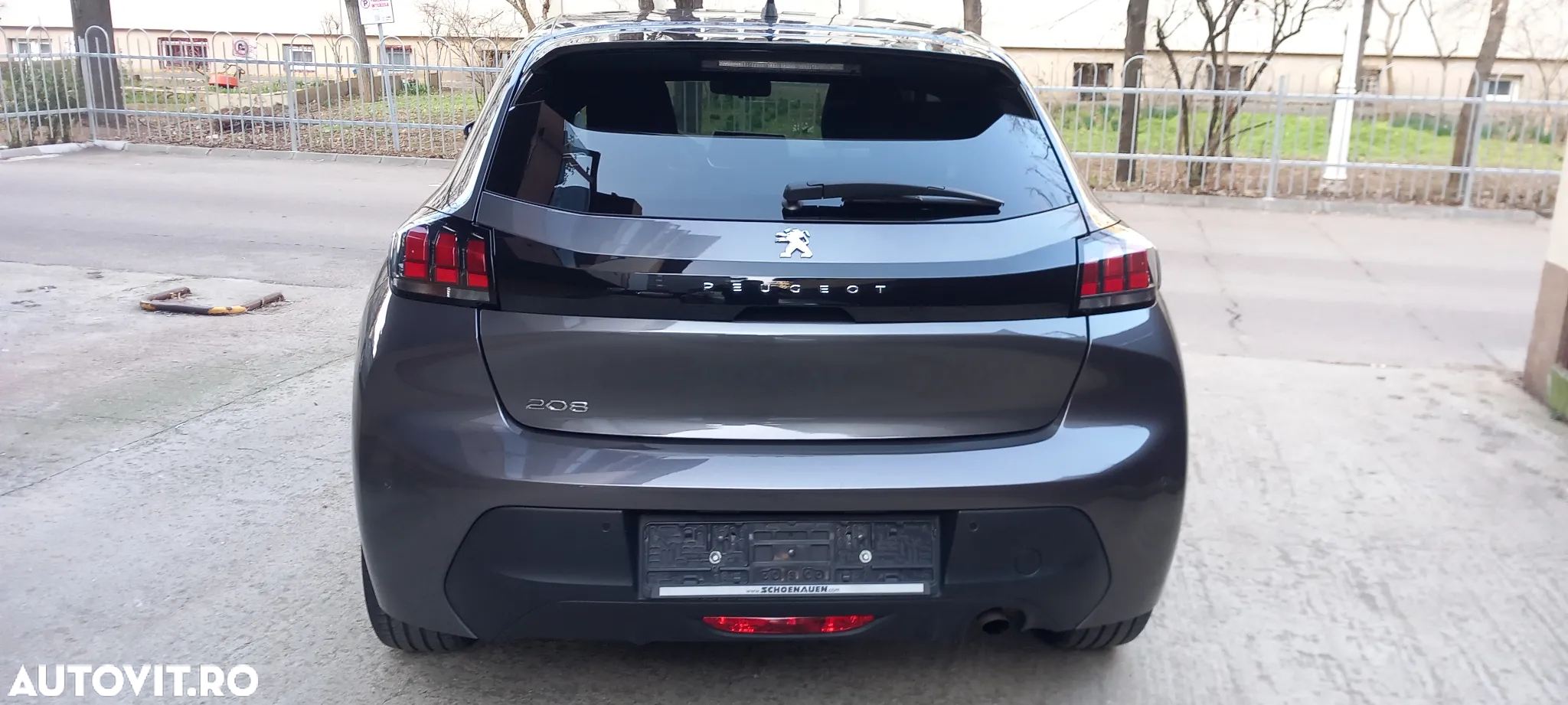 Peugeot 208 - 10