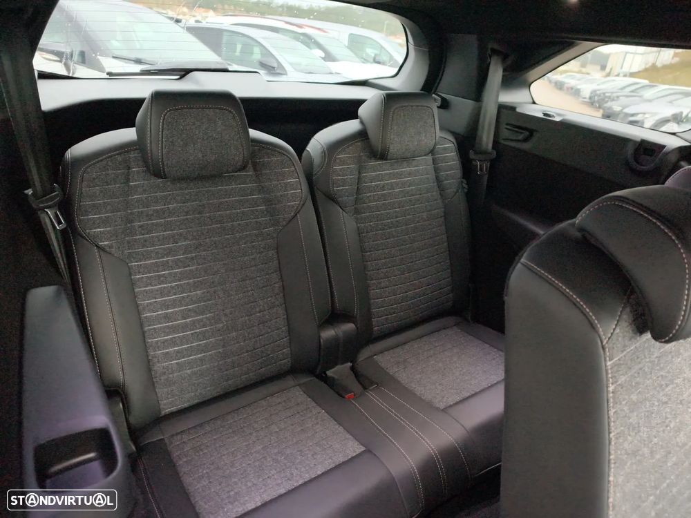 Peugeot 5008 1.2 Hybrid Allure Pack e-DCS6 - 18