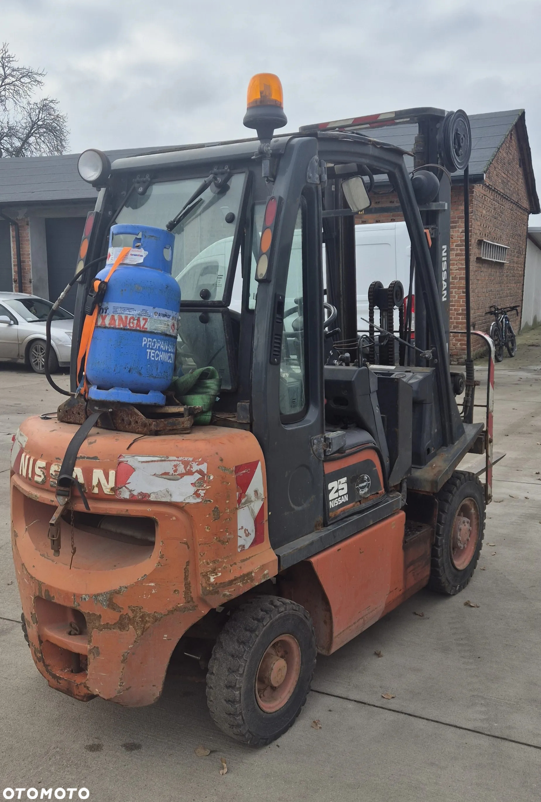 Nissan UD02A25PQ - 3