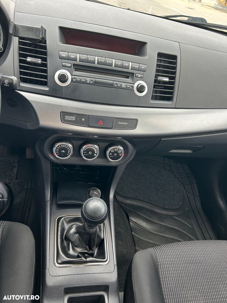 Mitsubishi Lancer - 14