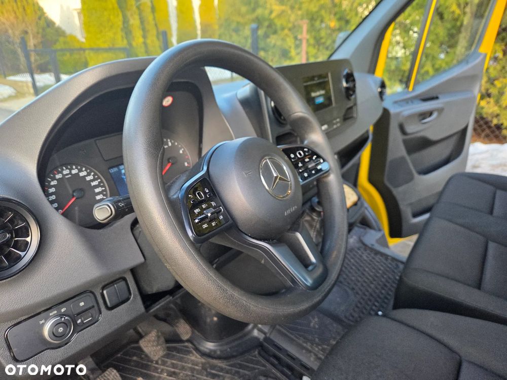 Mercedes-Benz Sprinter - 26