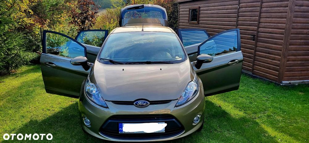 Ford Fiesta 2011 photo 2