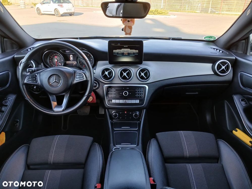 Mercedes-Benz CLA 200 7G-DCT AMG Line - 8
