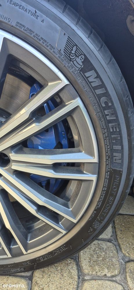 BMW Seria 3 330d xDrive - 23