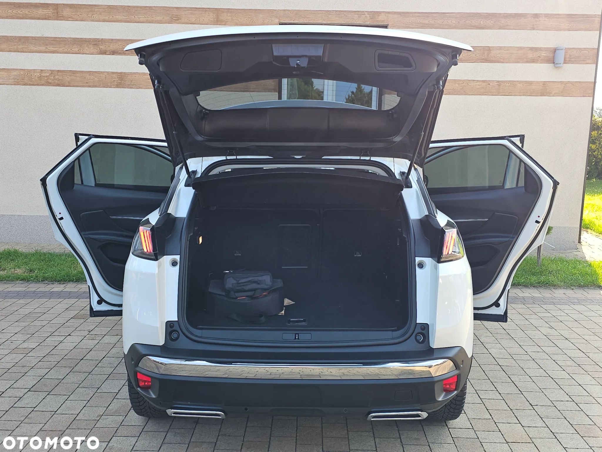 Peugeot 3008 Plug-In Hybrid 225 e-EAT8 Allure Pack - 37