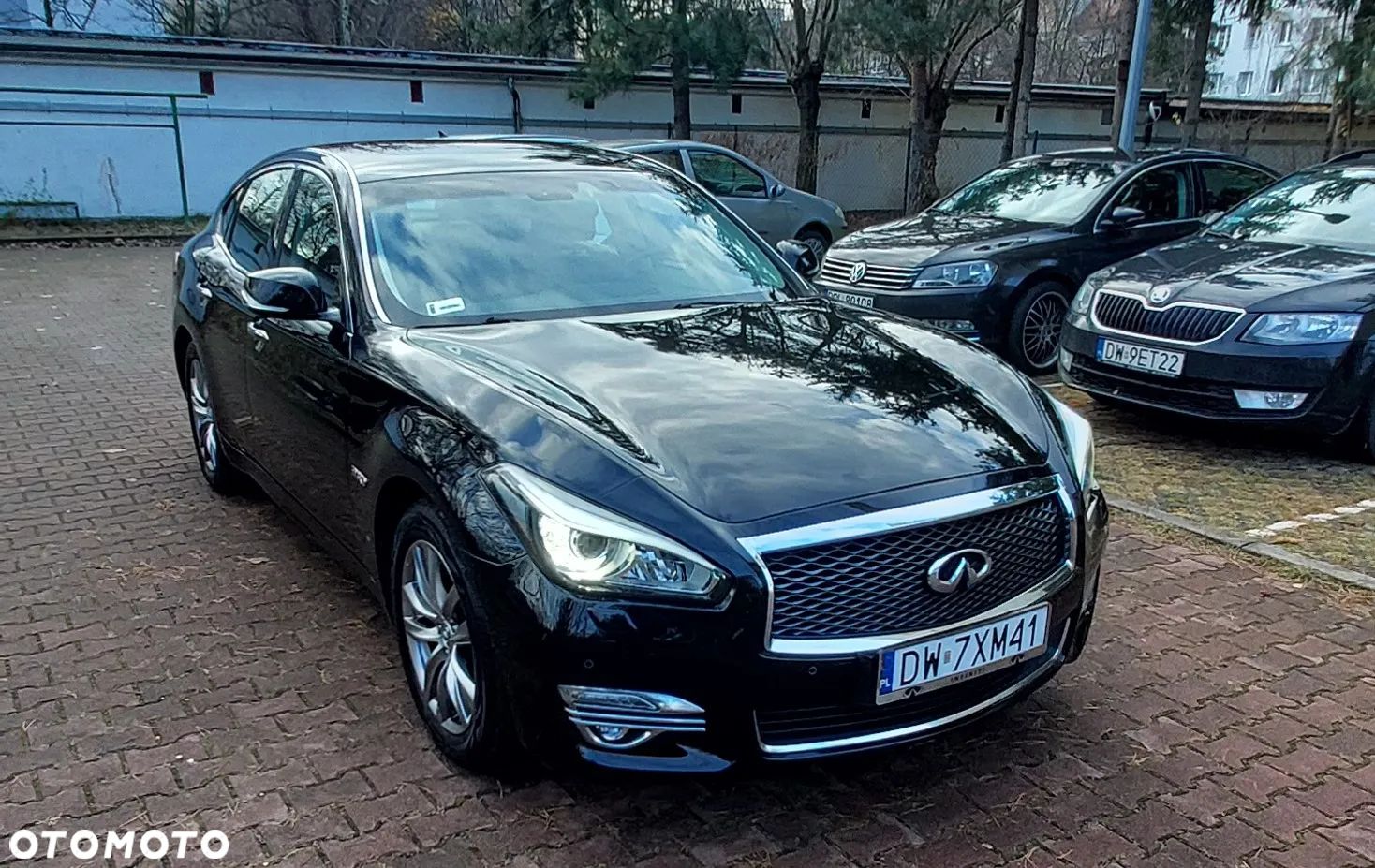 Infiniti Q70 Hybrid Premium Tech - 1