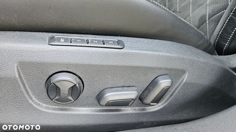 Skoda Superb 2.0 TDI SCR Sportline DSG - 19