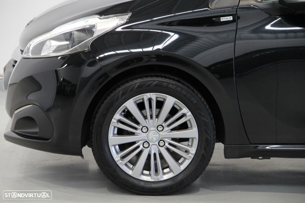 Peugeot 208 1.6 BlueHDi Style - 3