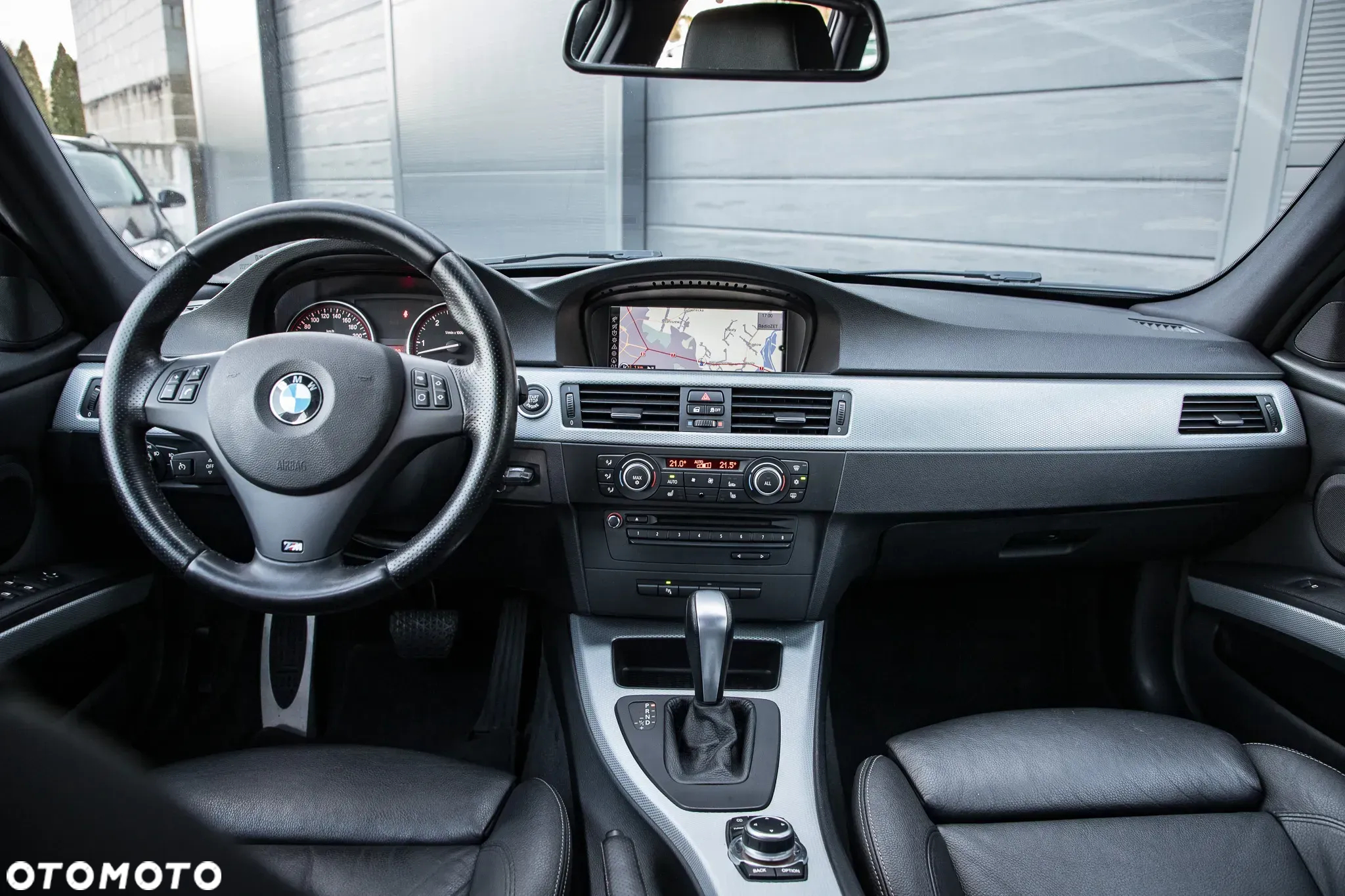 BMW Seria 3 330d xDrive DPF Touring Edition Sport - 29