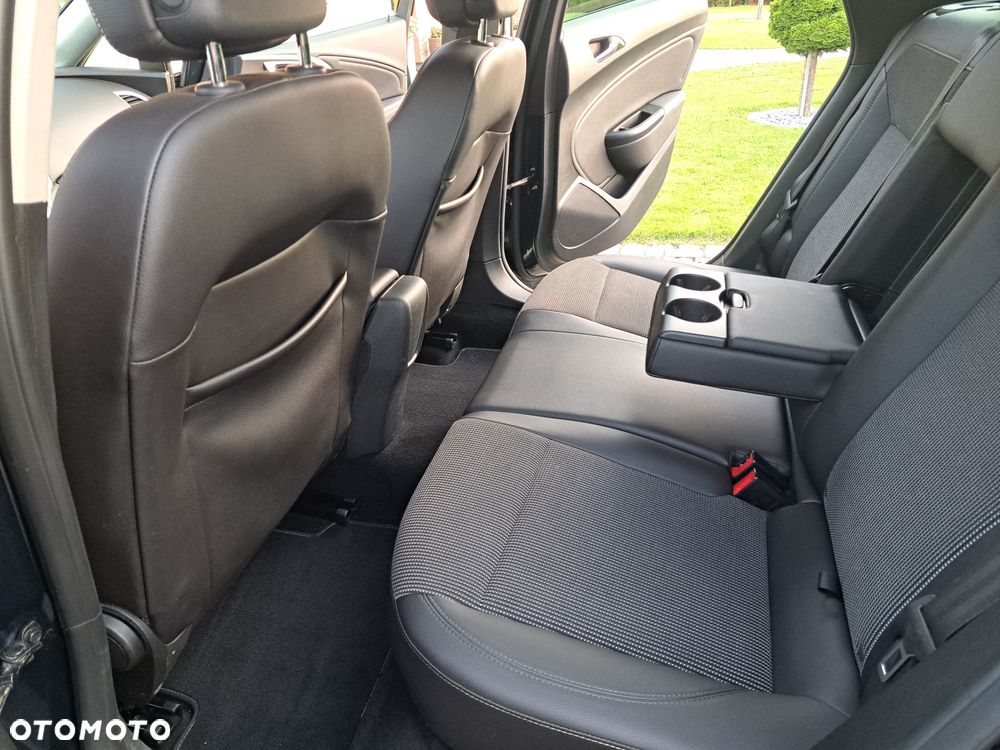 Opel Astra 1.6 D (CDTI) Start/Stop Innovation - 22