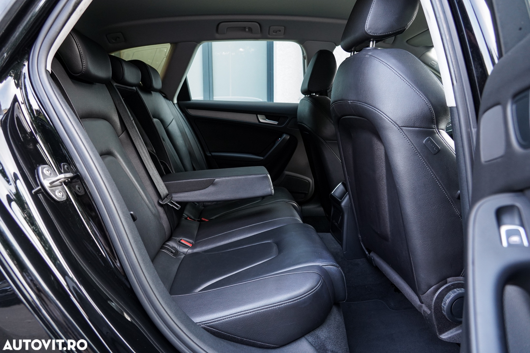 Audi A4 Avant 40 TDI S tronic S line - 12